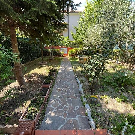 Buonarroti 19 Villa Pesaro Buitenkant foto